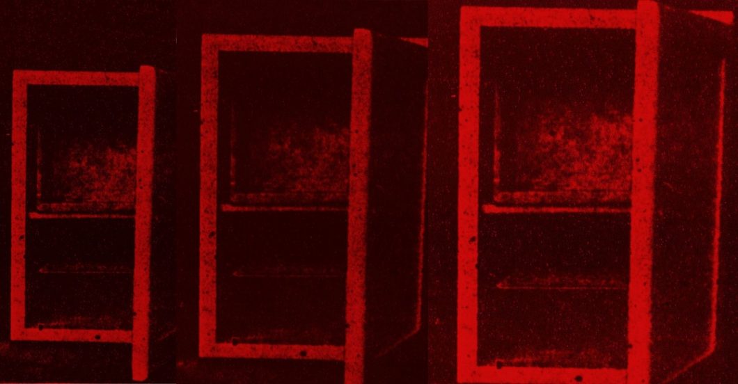 A series of three copies of the same 1917 icebox with door ajar, all shaded red. From left to right, each successive icebox is larger than the last.